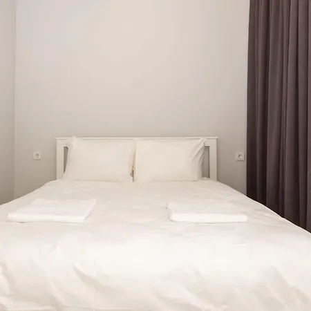 Modern And Spacious Flat With City View In Sariyer
