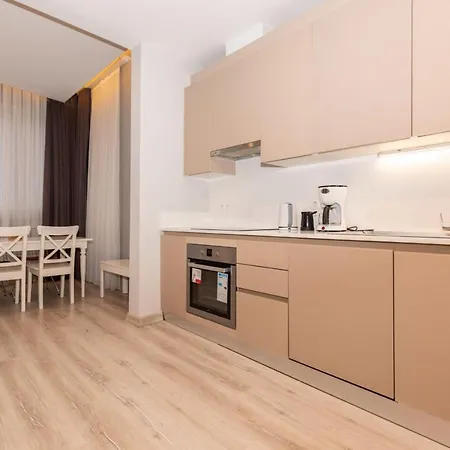 Апартаменты Modern And Spacious Flat With City View In Sariyer Стамбул